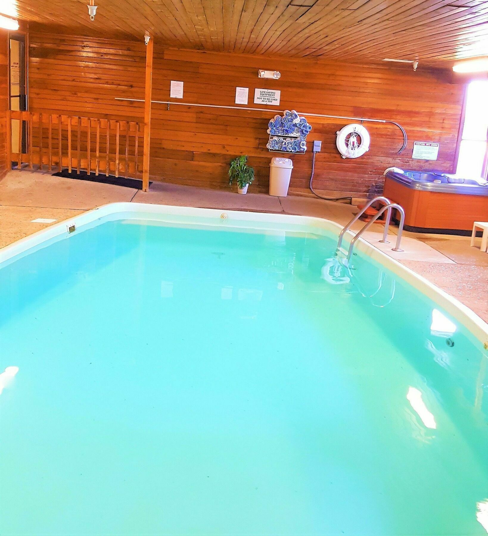 Days Inn By Wyndham Salina I-70 Bagian luar foto